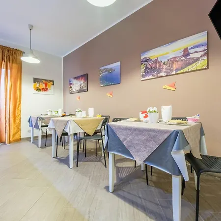 Couette-café Paladino Giardini-Naxos